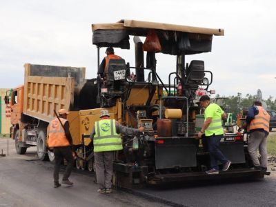 В Мегино-Кангаласском районе Якутии дорожники уложили 6,5 км асфальта