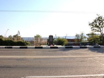 Могила Е.В. Пустынникова, старшего лейтенанта, погибшего 28 февраля 1943 г.