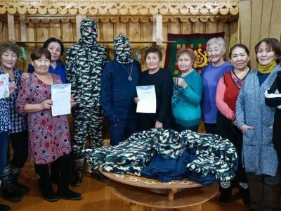 Мастера из Верхоянского района Якутии изготовили тёплые вещи для участников спецоперации