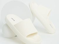 Шлёпанцы, Белый