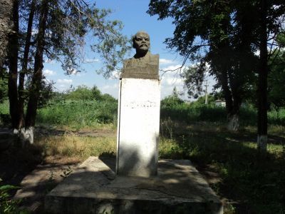 Бюст В.И. Ленина