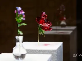 В Якутске открылась выставка Маргариты Зиминой «Цветы России»