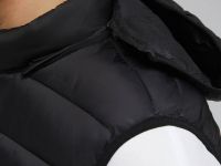 Утепленный жилет со съемным капюшоном