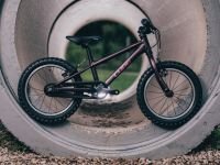 Детский велосипед Cube Acid 160, год 2025, цвет Красный-Розовый