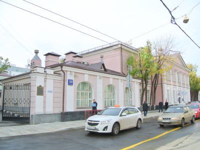 Терапевтический корпус с аптекой и амбулаторией, 1912 г., архитектор Д.М. Челищев