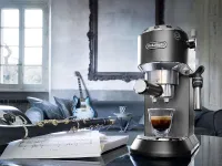 Кофеварка рожковая De'Longhi Dedica EC685.BK (Black)