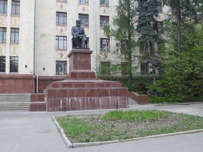 Памятник А.Г.Столетову, 1954 г., скульптор С.И.Селиханов