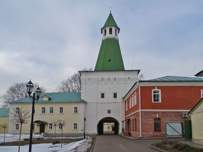 Западные кельи
