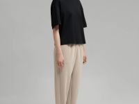 Свободная футболка из хлопкового трикотажа интерло