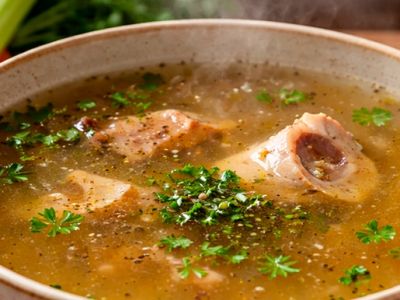 Костный бульон: польза и вред для организм