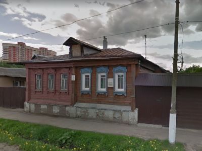 Здание, где родился и жил в 1891-1913 гг. революционер Климов Анатолий. Здесь в 1905-1907 гг. размещалась подпольная типография и хранилась нелегальная литература