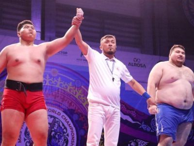 Первая сенсация. Якутянин Евгений Попов познал поражение на чемпионате мира по мас-рестлингу