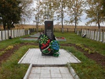 Братская могила воинов Советской Армии, погибших в период Великой Отечественной войны