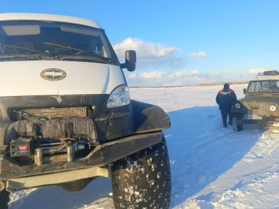 В Намском районе Якутии спасли рыбаков, застрявших из-за снегопада