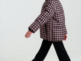 Куртка текстильная с полиуретановым покрытием для девочек