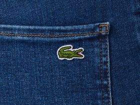 Женские джинсы Lacoste