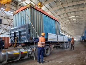 В Якутию из Беларуси доставили первый прямой контейнерный груз