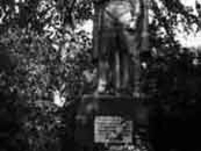 Братская могила советских воинов, погибших в боях с фашистами