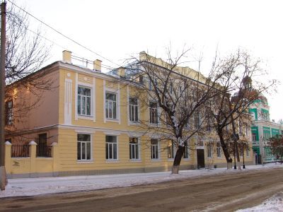 Здание, где 19 сентября 1919 г. в честь победы Красной Армии на Туркестанском фронте состоялось торжественное собрание с участием Михаила Ивановича Калинина и Михаила Васильевича Фрунзе