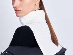 Шарф-манишка с воротником-стойкой