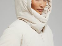 Утепленная куртка с капюшоном