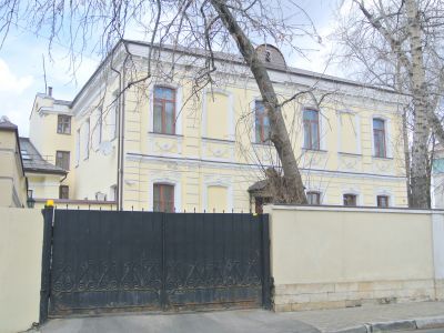 Фрагменты ограды с воротами