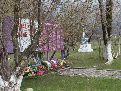 Обелиск героям-землякам, погибшим в Великой Отечественной войне