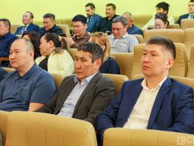 В Якутии отметили День радио и наградили работников связи