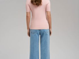 Легкий джемпер-поло приталенного кроя