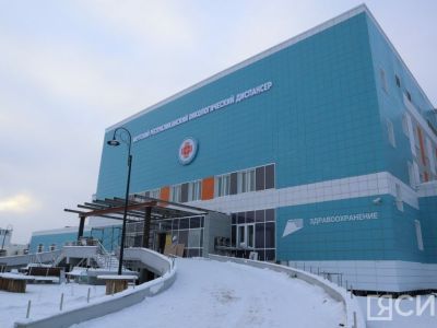 Дмитрий Садовников проконтролировал ход строительства нового Онкологического диспансера в Якутске