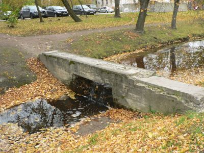 Плотины переливные (две)