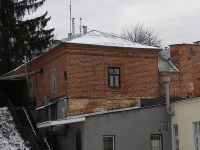 Складской корпус с квартирой смотрителя ледника