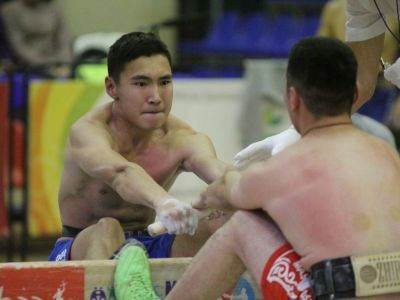 В Якутске юные мас-рестлеры боролись за путевки на первенство России