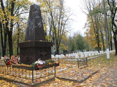 Воинское кладбище советских воинов, погибших в 1943 г. в боях с немецко-фашистскими захватчиками