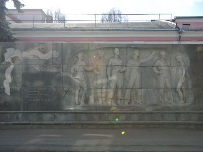 Памятник воспитанникам московских специальных артиллерийских школ, проявившим мужество и героизм в Великой Отечественной войне 1941-1945 гг., 1976 г., скульптор Коломейцев О.А., художник Ряховский Ю.В., архитекторы Панфиль А.С., Платонов Н.П.