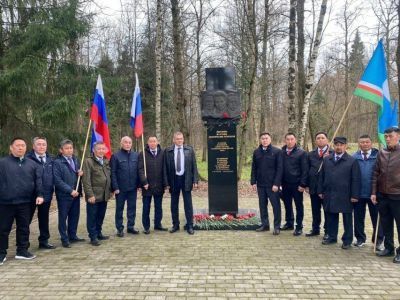 Делегация Якутии почтила память основателей республики митингом на полигоне «Коммунарка»