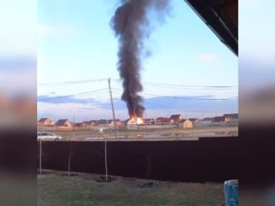 Частный дом загорелся в Якутске