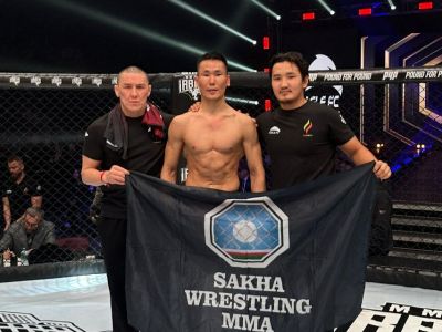 Якутский боец Октябрин Яковлев победил в поединке лиги EFC