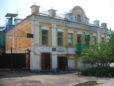 Здание махорочной фабрики (строил купец Федотов, владел Володарский)