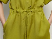 Платье А-силуэта с поясом на кулиске