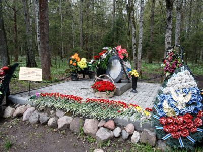 Памятник Иосифу Зварыке, члену разведгруппы «Джек», зверски замученному врагами