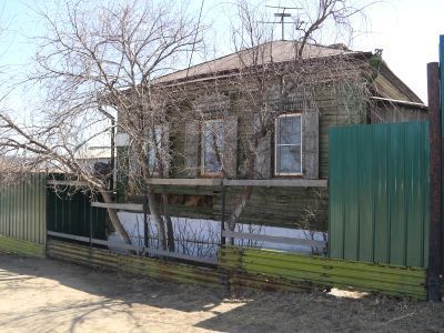 Дом, где жил В.Д. Жданов-член Троицкосавского Совета, председатель следственной комиссии, расстрелянный белогвардейцами в 1918 г.