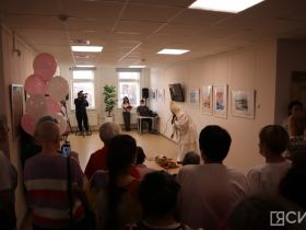 В Якутском онкодиспансере открылась выставка картин якутян, поборовших рак