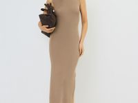 Вязаное платье в рубчик с воротником-стойкой, Коричневый