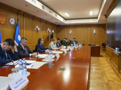 Джулустан Борисов провел совещание с представителями компании «Газпромнефть-Заполярье»