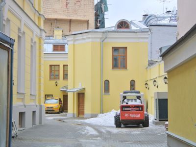 Служебный флигель