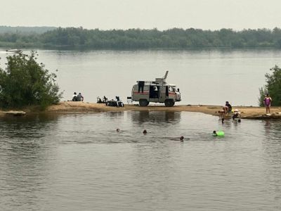 В Якутске ищут мужчину, пропавшего во время купания на городском пляже