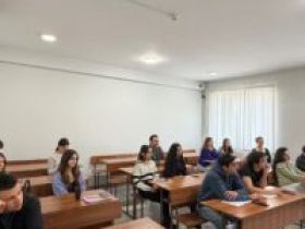 Роман Серебряный обсудил со студентами Ереванского МГУ вызовы медиареальности