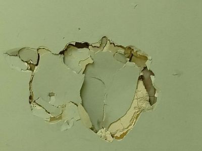 В Якутске на теплой остановке произошел очередной акт вандализма