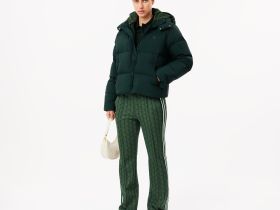 Женская короткая куртка Lacoste с капюшоном